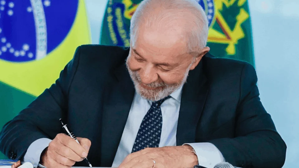 Lula sanciona mudança no IR; 15 milhões deixam de pagar imposto