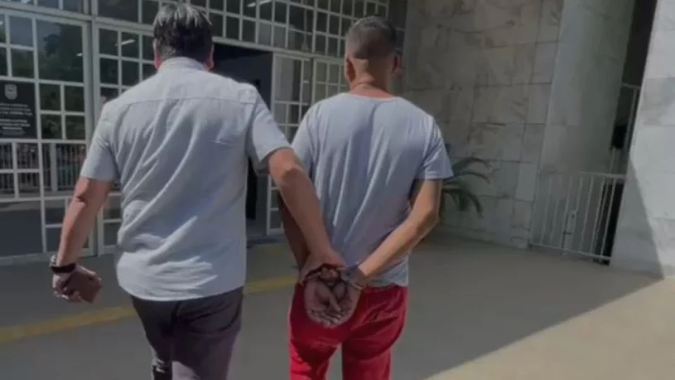 VÍDEO: Suspeito de matar vizinho a golpes de facão é capturado pelo DHPP em Porto Velho