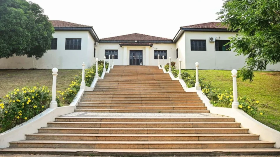 Governo do Acre exonera gerente de Maternidade após caso do bebê que “acordou” no velório