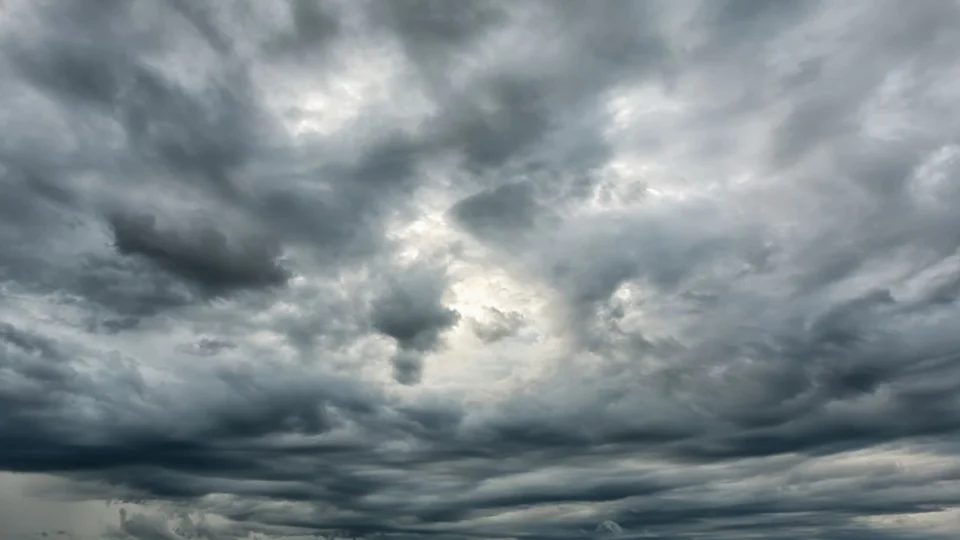 Tempo instável volta a predominar no Acre com alta chance de chuvas fortes