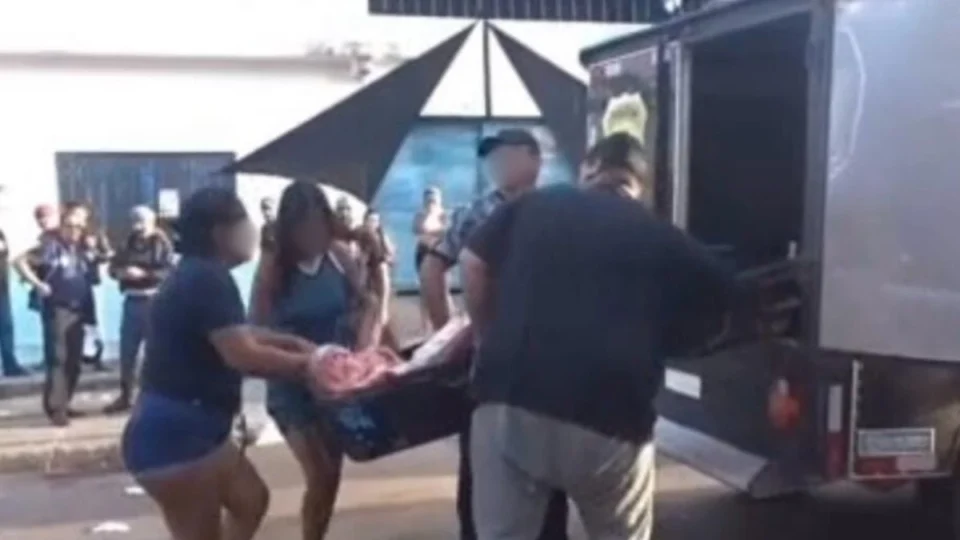 VÍDEO: Tiroteio em festa no Coroado deixa um homem morto e mulher ferida em Manaus