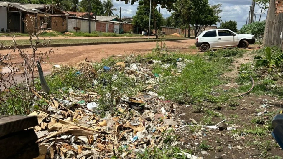 DENÚNCIA: Moradores do bairro São Bento pedem providências para abandono da Avenida Brigadeiro