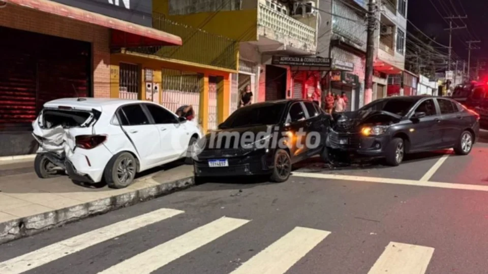 Motorista embriagado causa grave acidente em Manaus e deixa mulher ferida