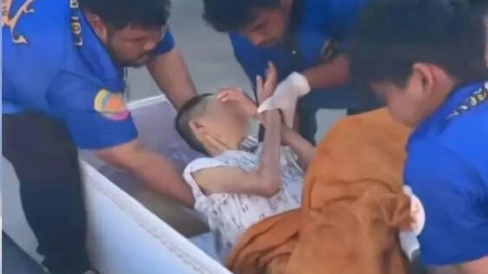 VÍDEO: Idosa ‘ressuscita’ dentro de caixão segundos antes de cremação e causa pânico