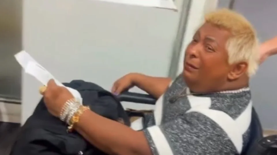 VÍDEO: Patixa se perde em aeroporto de SP após suposto abandono de companhia aérea