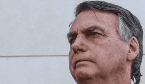 ‘Finalizada com sucesso’, diz Michelle Bolsonaro sobre cirurgia do ex-presidente