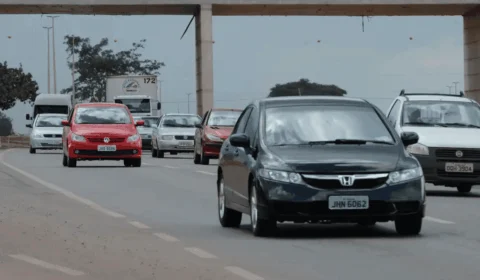 Fim do IPVA para veículos com duas décadas ou mais é aprovado pela Câmara