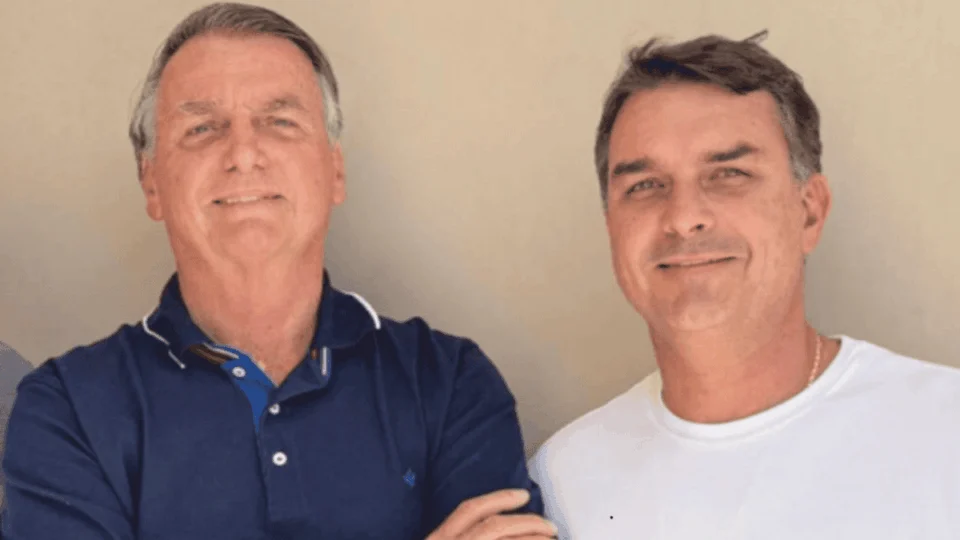 Bolsonaro escolhe Flávio como candidato à Presidência em 2026