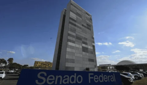 Senado pede revisão de liminar e nega existir processo de impeachment de ministros do STF em andamento