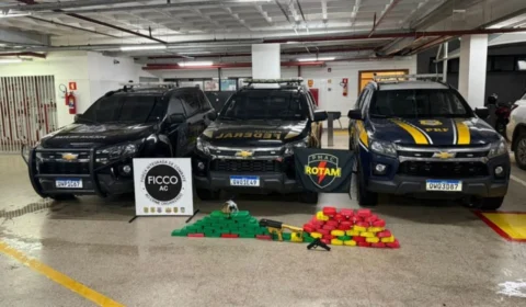 Operação intercepta veículo e apreende grande carga de drogas e armas na BR-364, no Acre