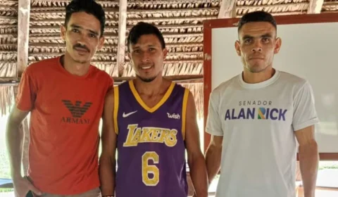 Trio de caçadores é resgatado com vida após se perder em floresta no Acre