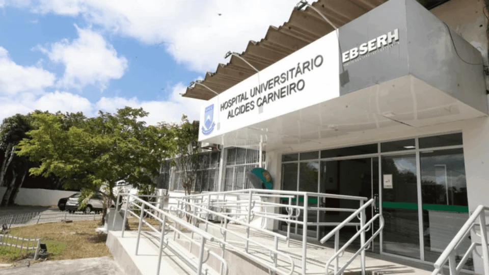 Camilo Santana inaugura UTI adulta na UFCG e vistoria obras em hospitais e instituições de ensino na Paraíba