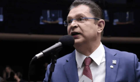 Líder do PL diz que Ramagem deve renunciar em 2026 e questiona pressa na cassação
