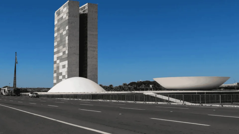 PT, PSB, PCdoB e PSOL recorrem ao STF contra avanço do PL da Dosimetria