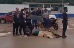VÍDEO: Mulher e apenado ficam feridos após acidente de moto próximo ao Urso Branco em Porto Velho