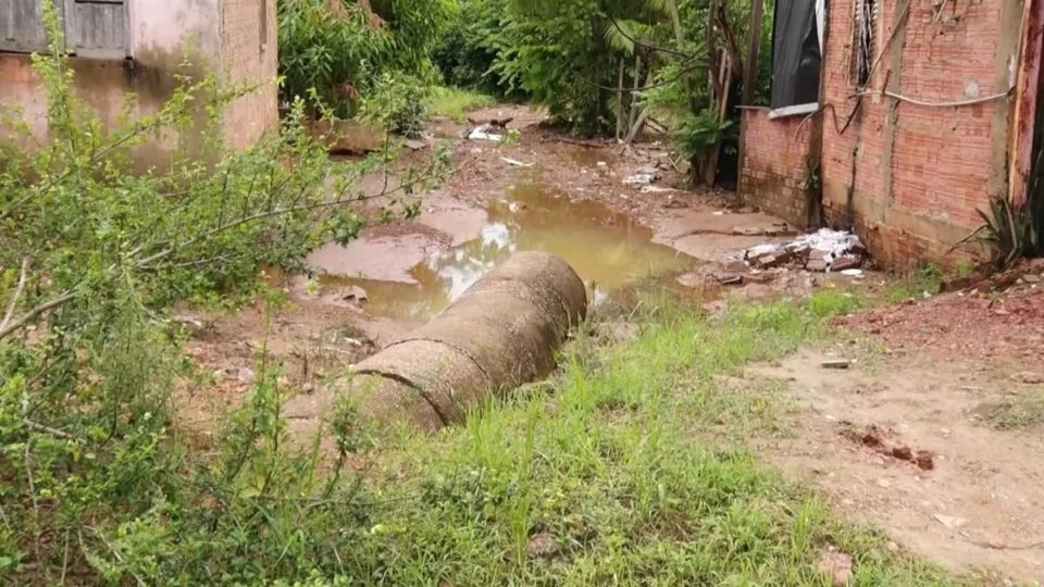 VÍDEO: Moradores do bairro Cidade Nova enfrentam abandono, lama e ruas intrafegáveis em Porto Velho