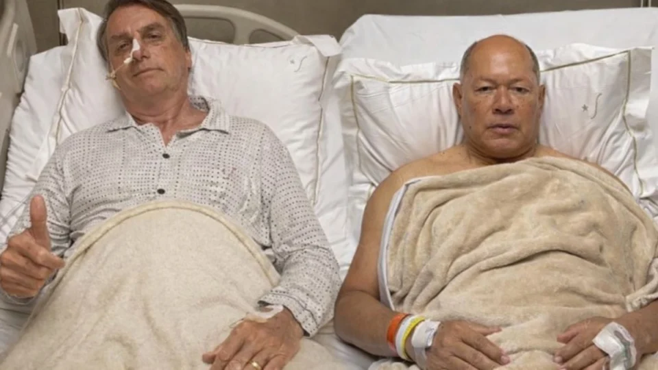 Coluna do Carlos Caldeira – Internação por Osmose: quando a idolatria vira prontuário