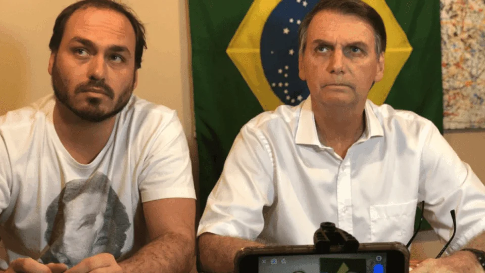 Carlos Bolsonaro alerta para riscos à saúde do pai: ‘muita preocupação’