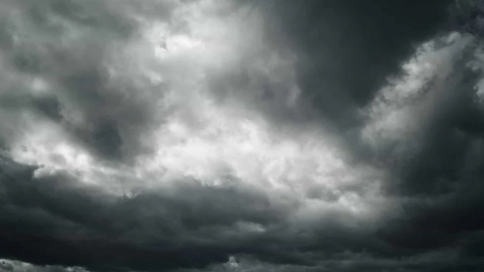 Tempo instável e possibilidade de chuva marcam a segunda-feira (29) em Rondônia