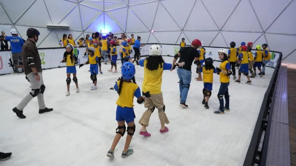 Pista de patinação do Natal Porto Velho Luz abre mais 3 mil vagas no Parque da Cidade