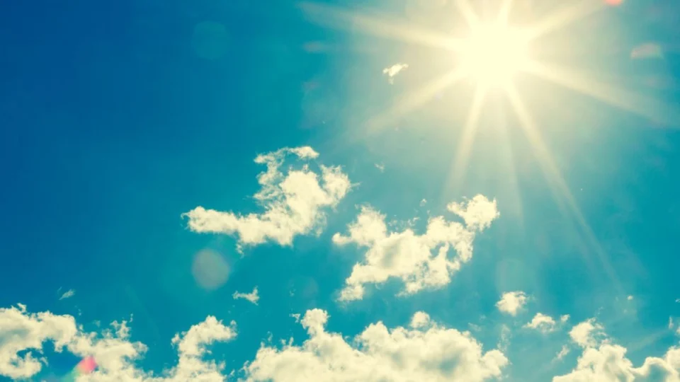 Quinta-feira será quente e abafada, com sol, nuvens e chuvas pontuais no Acre