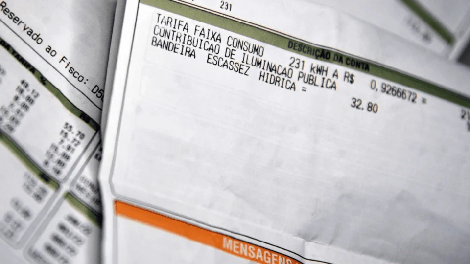 Conta de luz sem acréscimo: Aneel confirma bandeira verde para janeiro de 2026