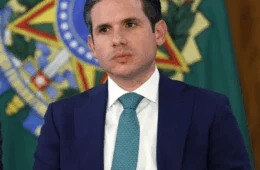 Após decisão, Hugo Motta conversa com Dino sobre trecho que previa pagamento de R$ 1,9 bilhão em emendas