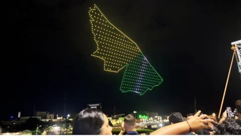 Show inédito de drones transforma céu de Rio Branco em palco natalino