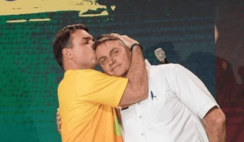 Em carta lida no hospital, Bolsonaro endossa Flávio para a disputa presidencial