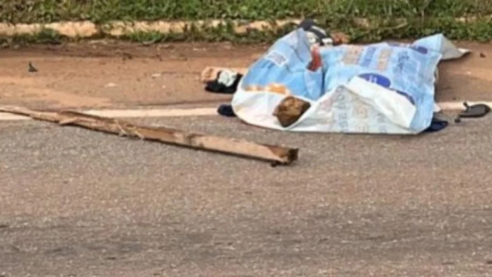 Motociclista morre em acidente com carreta em trecho urbano da BR-364 em Porto Velho