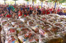 Prefeitura de Coari inicia ação natalina e distribui cestas à zona rural