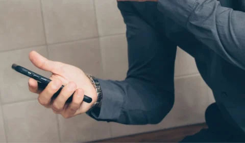 Negociação por Pix acaba em pânico após chegada de criminosos armados no Amazonas