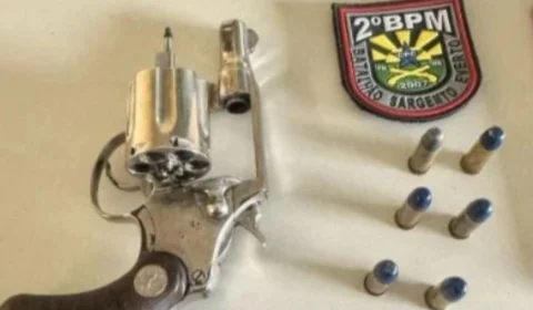 Dupla é presa após assaltar mulher no bairro Bela Vista