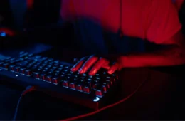 Hackers invadem site pornográfico Pornhub e ameaçam expor dados de usuários