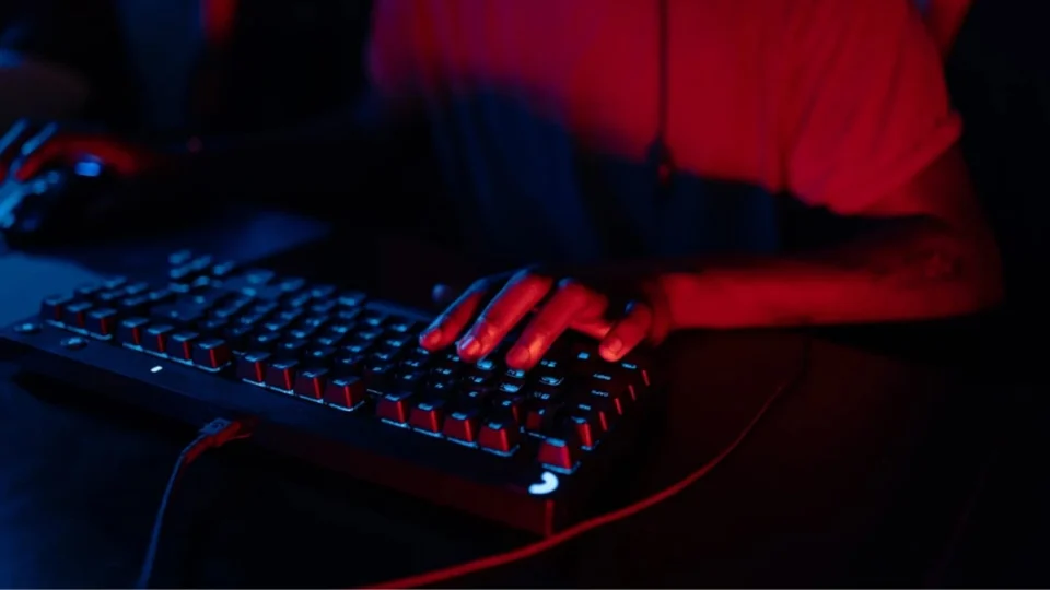 Hackers invadem site pornográfico Pornhub e ameaçam expor dados de usuários