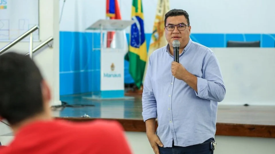 TCE-AM aprova contas de 2023 da Semcom na gestão de Israel Conte