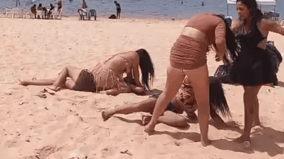 Briga entre mulheres vira tumulto generalizado em praia de Maués