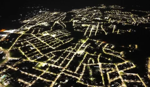 Coari fica mais iluminada com instalação de 4,5 mil lâmpadas de LED