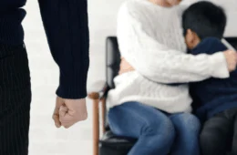 Criança fica cega de um olho após ser brutalmente agredida em escola