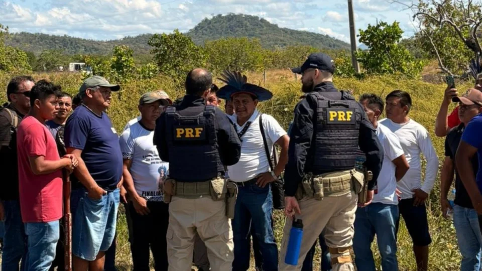 Indígenas bloqueiam BR-174 pelo segundo dia contra a PEC do Marco Temporal