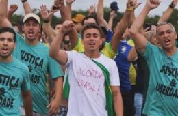 Nikolas Ferreira anuncia local do ato que encerra caminhada em Brasília