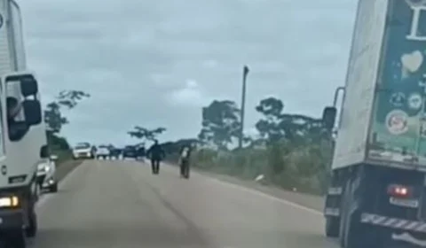 Homem armado faz motorista refém durante assalto e acaba preso em Extrema