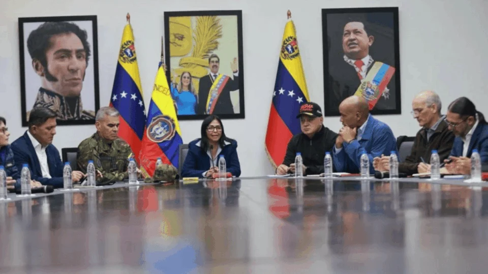 Sob ameaça de Trump, vice venezuelana prega equilíbrio e respeito nas relações com os EUA