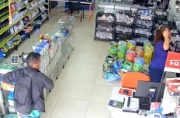 VÍDEO: Homem se passa por cliente e furta rolo de fios em loja da zona leste de Porto Velho
