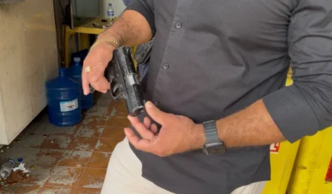 VÍDEO: Secretário de Segurança detém homem com simulacro de arma no bairro Liberdade em Porto Velho