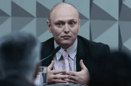 Hacker Delgatti Neto tem progressão ao semiaberto autorizada por Moraes