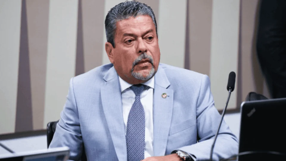 Senador quer reduzir custo de passagens aéreas no Norte com novo programa; entenda