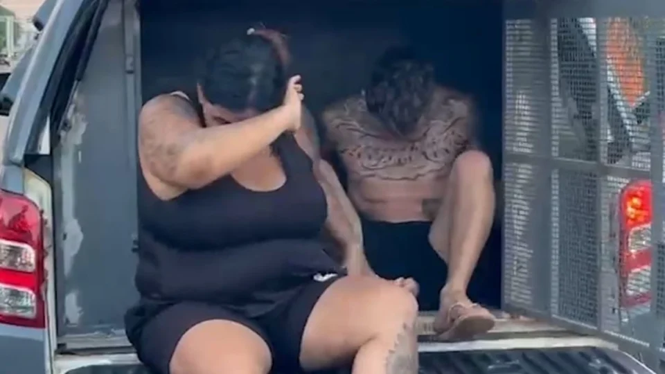 VÍDEO: Casal é detido com drogas e celulares em boca de fumo no bairro Teixeirão em Porto Velho