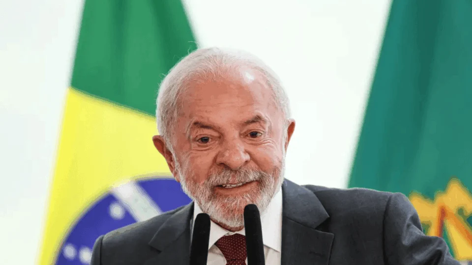 Lula afirma que valor do salário é insuficiente: ‘muito baixo’