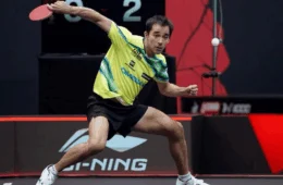 Hugo Calderano sobe ao pódio e conquista bronze em Doha